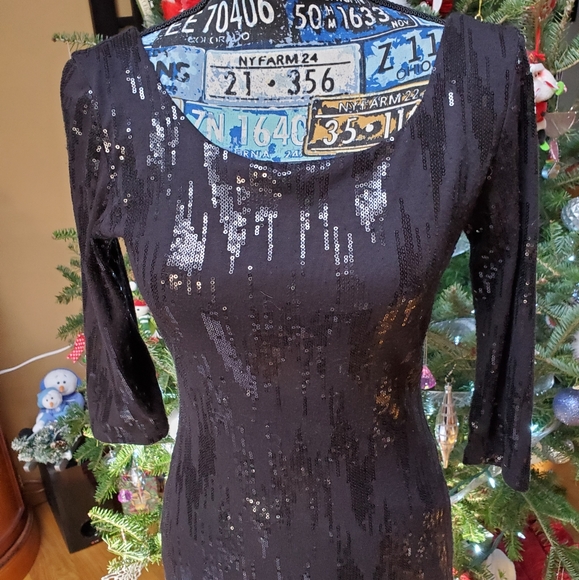 BLACK SEQUIN 3/4 SLEEVE BODYCON DRESS! - Picture 5 of 8